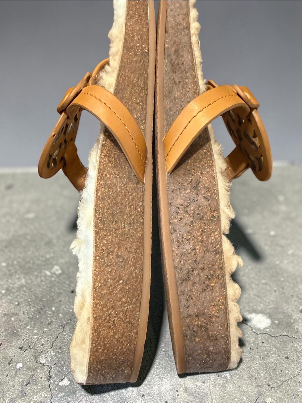 Tory Burch Miller Cloud Shearling Sandals – Size 10½ - Picture 4 of 8